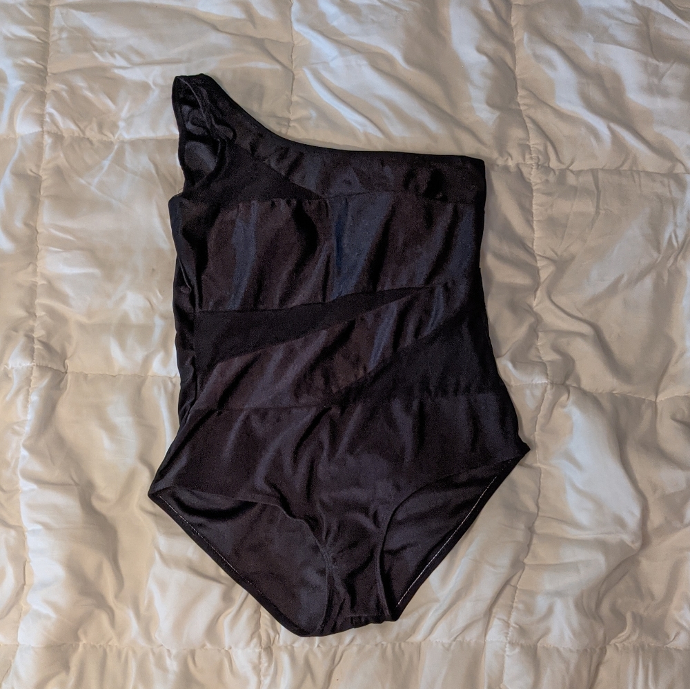 🍓 XJF•MC Swimsuit - Size XXL 🍓